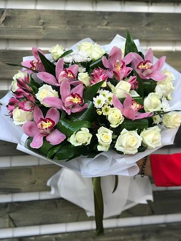Букет цветов из: Розы и Хризантемы в Ярцево