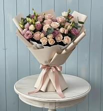 Букет цветов из:  Розы и Лизиантусы в Ярцево