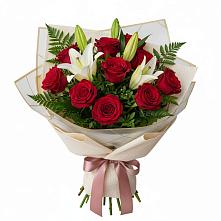 Букет цветов из:  Лилии и Розы в Ярцево