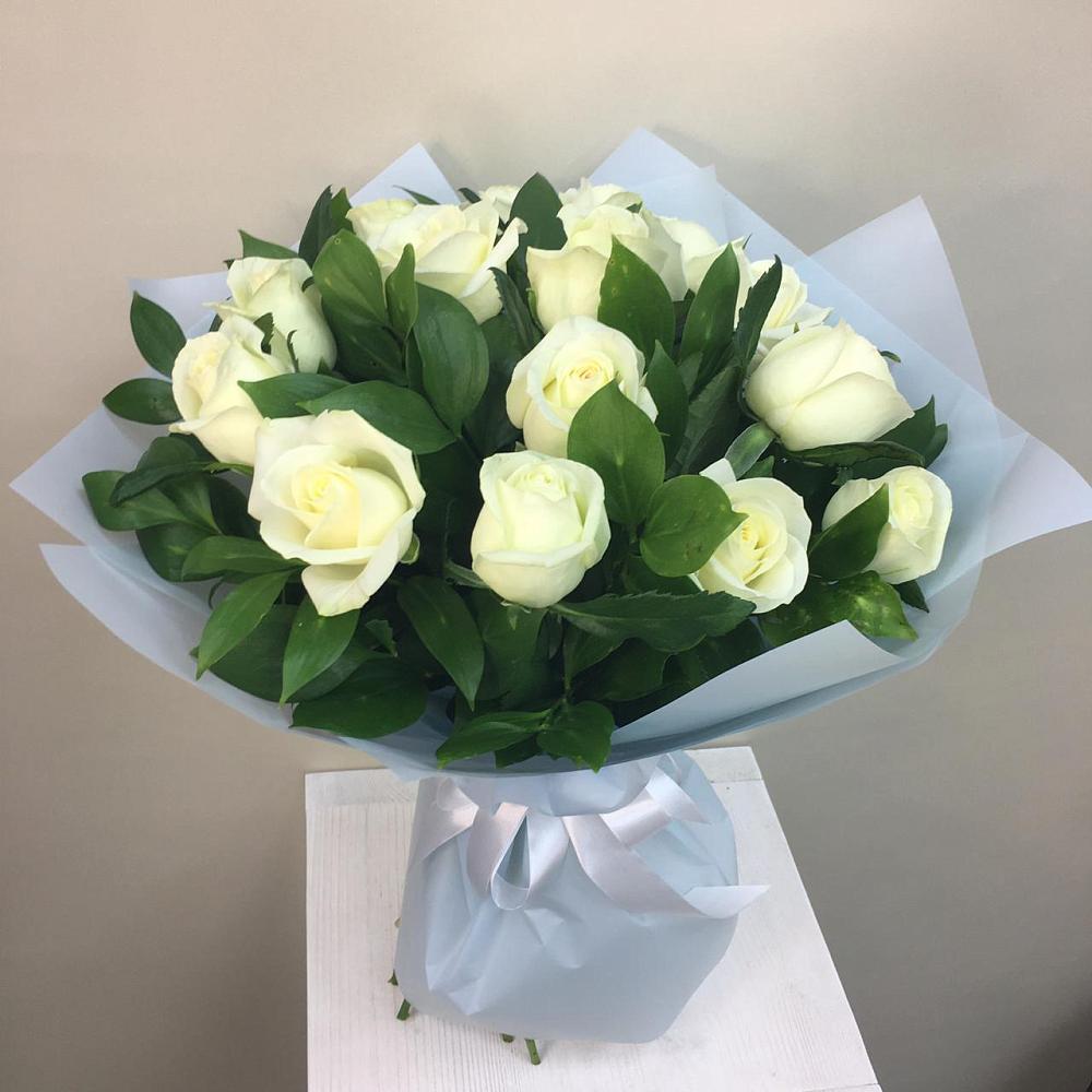 Букет 15 Белых роз Проуд в Ярцево
