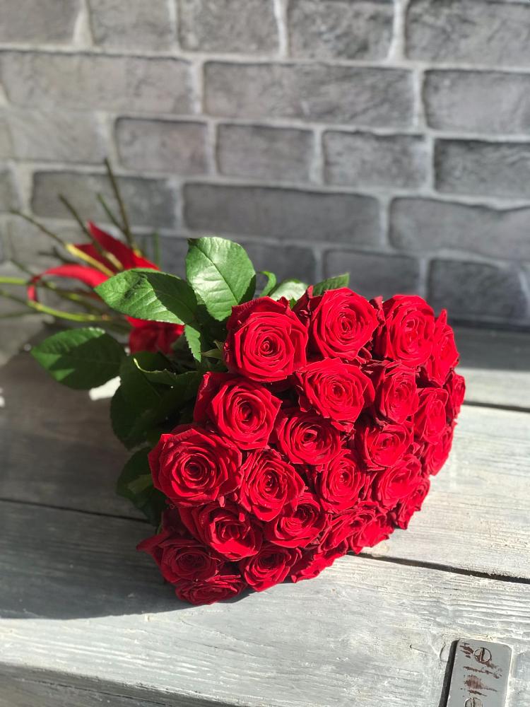 Букет Красные розы Фридом в Ярцево