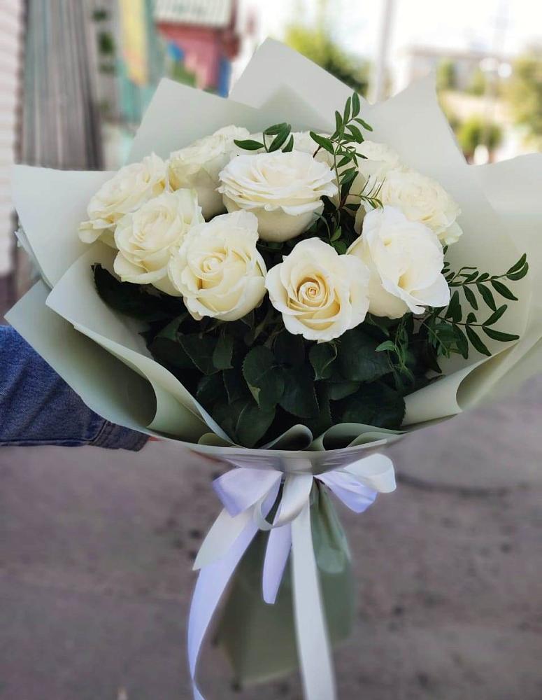 Букет Белые розы Проуд в Ярцево