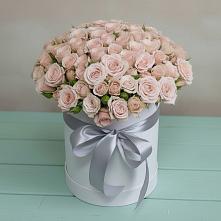 Цветочная композиция из Розы в шляпной коробке в Ярцево