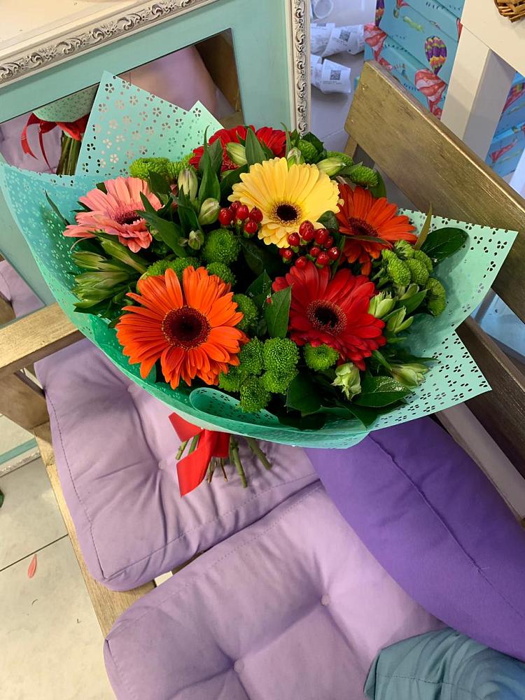 Букет цветов из: Герберы, Хризантемы и Альстромерии в Ярцево