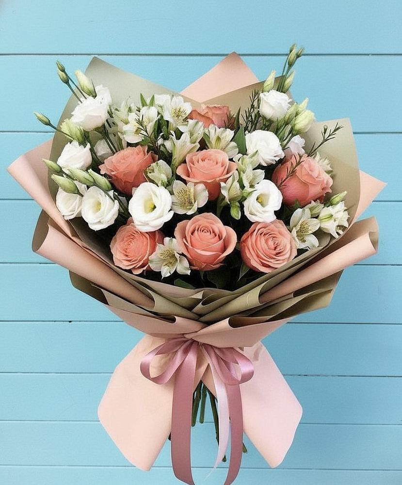 Букет цветов из: Розы, Альстромерии и Лизиантусы в Ярцево