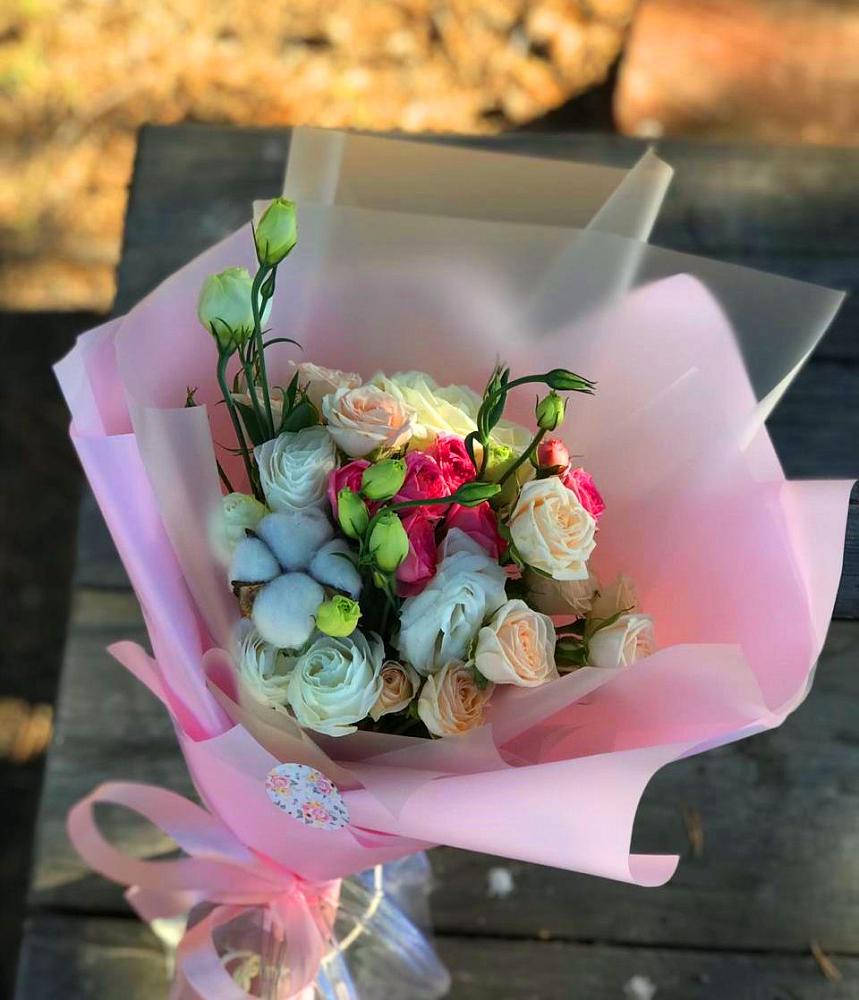 Букет цветов из: Розы и Лизиантусы в Ярцево