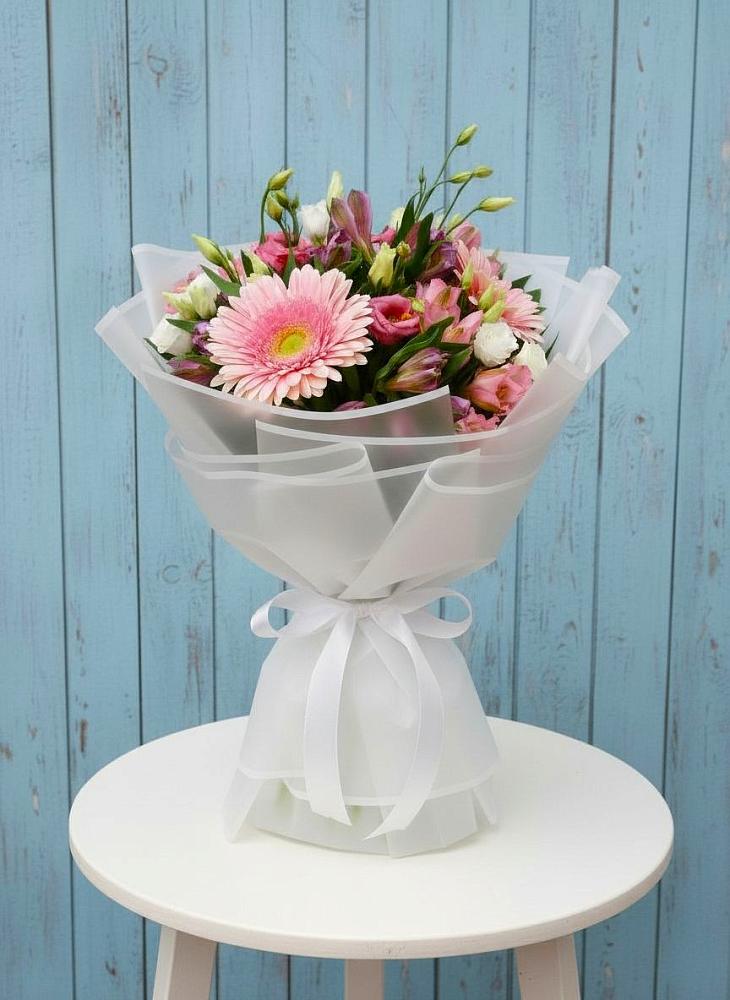 Букет цветов из: Герберы, Альстромерии и Лизиантусы в Ярцево