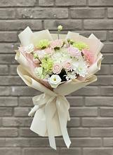Букет цветов из:  Гвоздики, Розы, Лизиантусы и Хризантемы #REPLACE_PRED# Ярцево