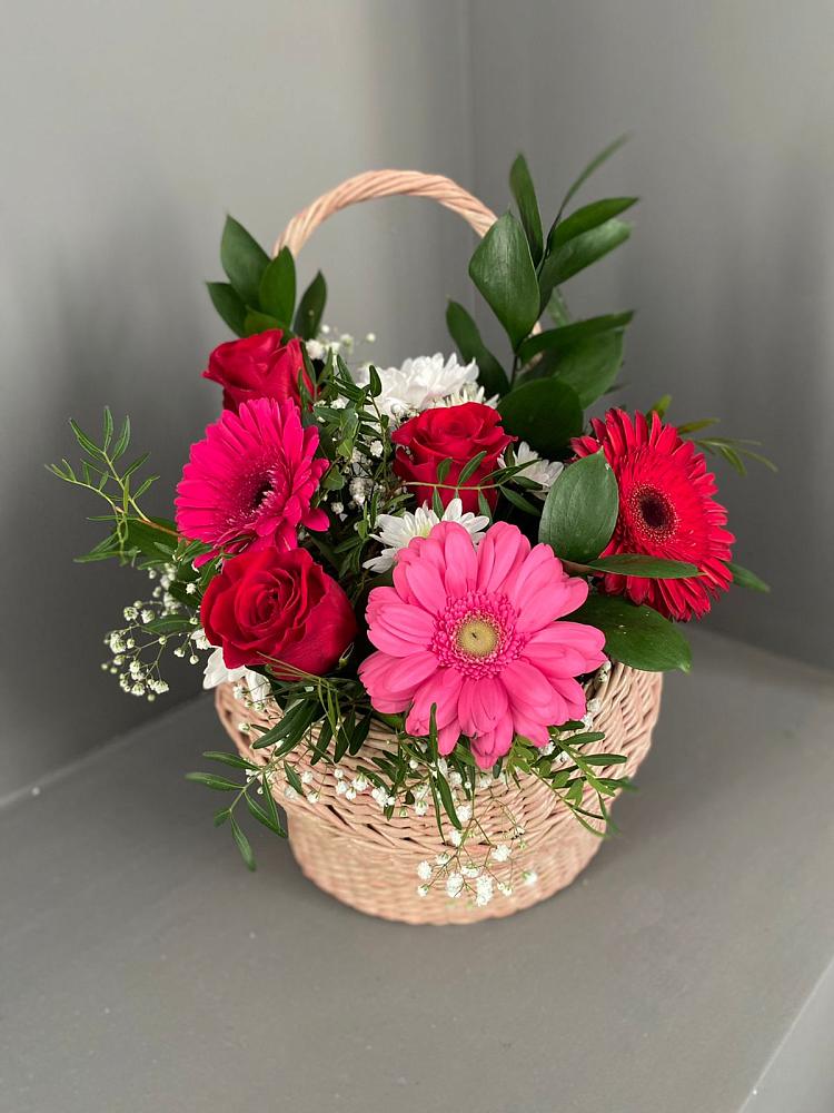 Цветочная композиция из Розы, Хризантемы и Герберы в корзине в Ярцево