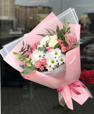 Букет цветов из: Розы, Лизиантусы и Хризантемы в Ярцево