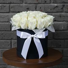 Цветочная композиция из Розы в шляпной коробке в Ярцево