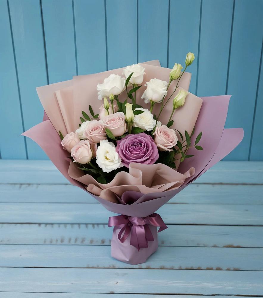 Букет цветов из: Розы и Лизиантусы в Ярцево