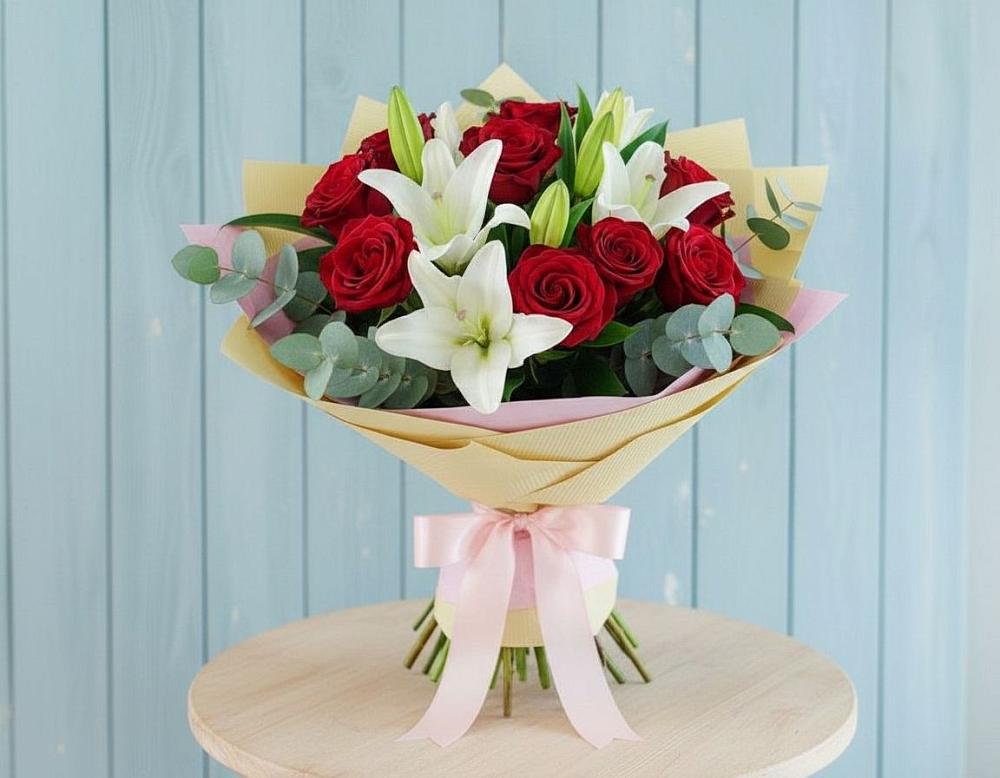 Букет цветов из: Лилии и Розы в Ярцево